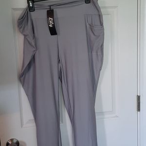 NWT Lily leggings with pockets